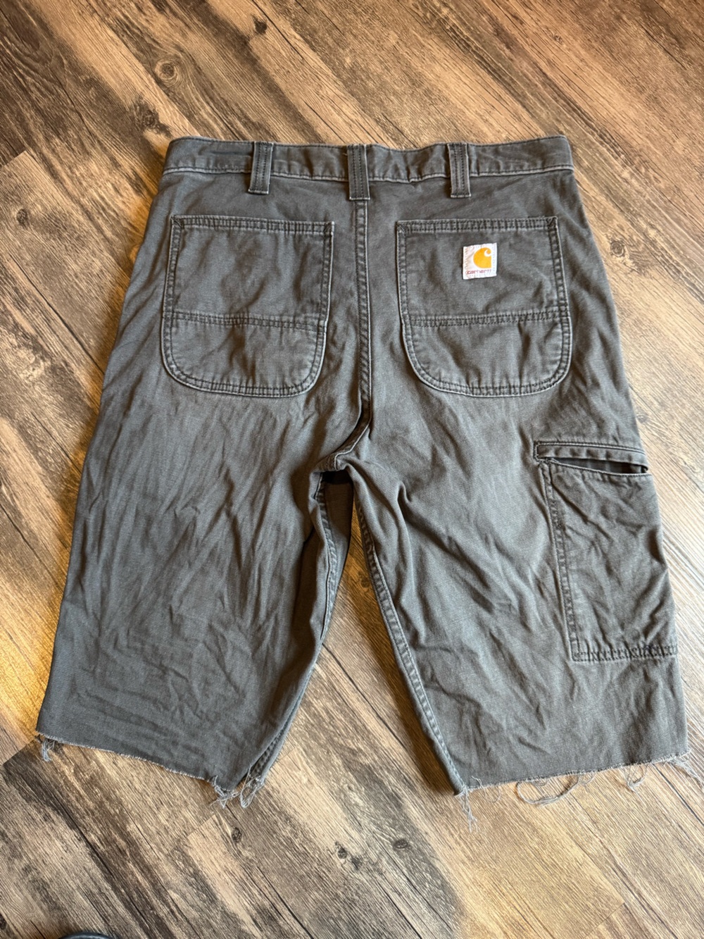 3 Pairs of Carhartt Workwear 33x32 (2 Pairs of Pants, 1 Pair of Shorts) - Picture 14 of 16